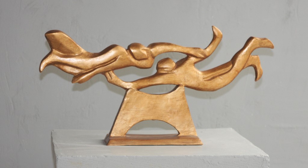 Sculpture plâtre polyester "Voltigeurs"/Valia